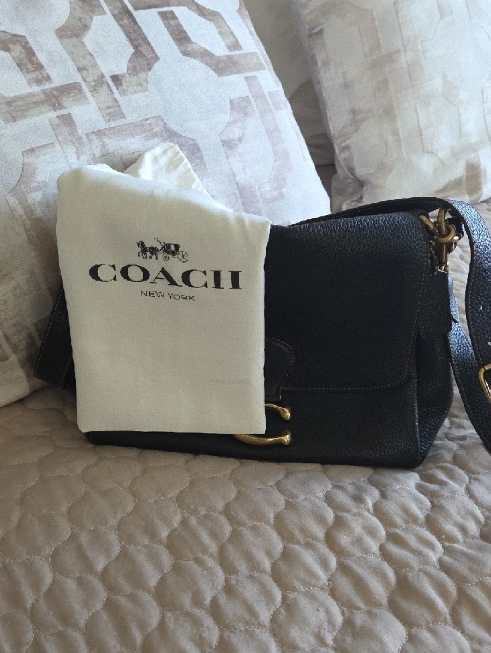 Coach Black Pebbled Leather Shoulder Bag with Gold Hardware - Picture 2 of 6